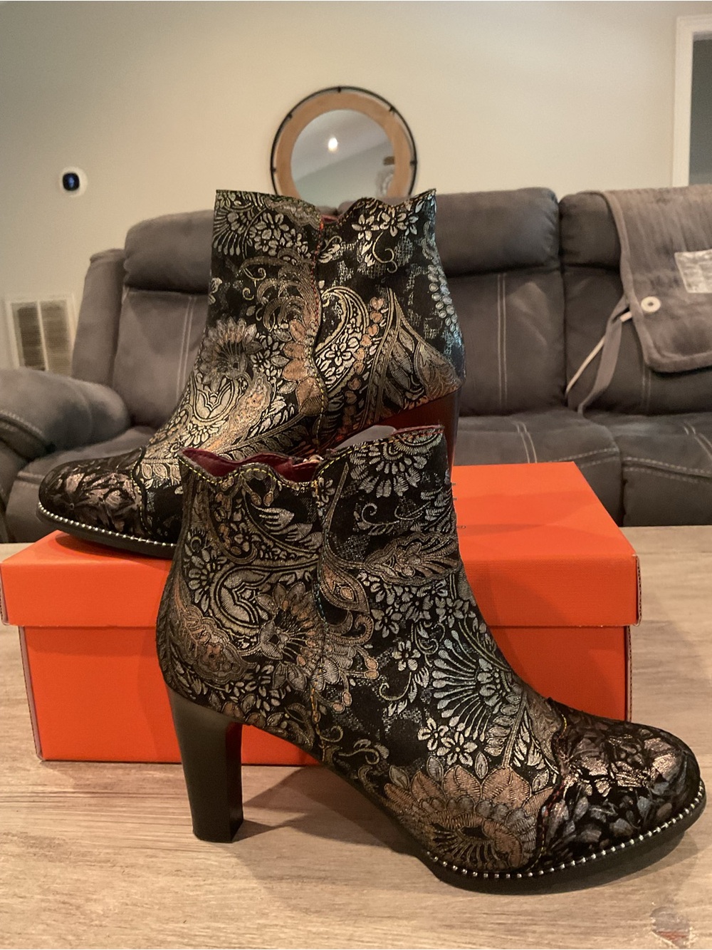 L’Artiste Women’s Metallic Floral Ankle Boots - Black & Gold